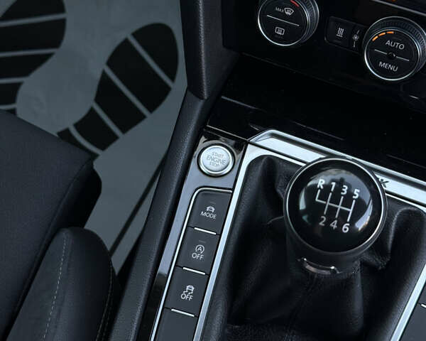 Серый Фольксваген Пассат Альтрак, объемом двигателя 2 л и пробегом 270 тыс. км за 16999 $, фото 51 на Automoto.ua