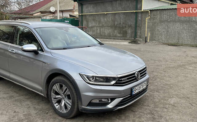 Серый Фольксваген Пассат Альтрак, объемом двигателя 2 л и пробегом 220 тыс. км за 23000 $, фото 1 на Automoto.ua