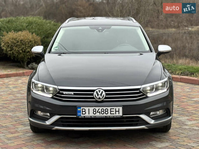 Серый Фольксваген Пассат Альтрак, объемом двигателя 2 л и пробегом 160 тыс. км за 23000 $, фото 2 на Automoto.ua