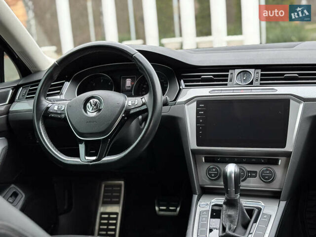 Серый Фольксваген Пассат Альтрак, объемом двигателя 2 л и пробегом 160 тыс. км за 23000 $, фото 31 на Automoto.ua