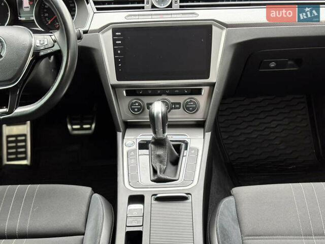 Серый Фольксваген Пассат Альтрак, объемом двигателя 2 л и пробегом 160 тыс. км за 23000 $, фото 32 на Automoto.ua