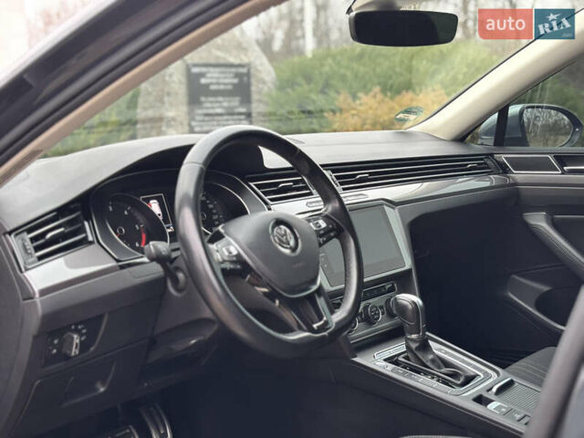 Серый Фольксваген Пассат Альтрак, объемом двигателя 2 л и пробегом 160 тыс. км за 23000 $, фото 19 на Automoto.ua