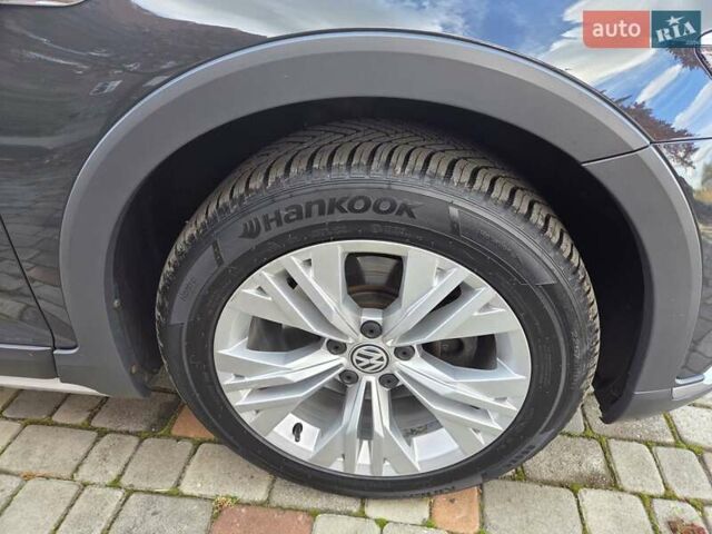 Серый Фольксваген Пассат Альтрак, объемом двигателя 2 л и пробегом 282 тыс. км за 17300 $, фото 31 на Automoto.ua