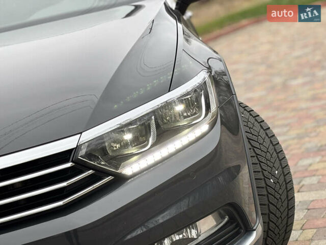 Серый Фольксваген Пассат Альтрак, объемом двигателя 2 л и пробегом 160 тыс. км за 23000 $, фото 12 на Automoto.ua