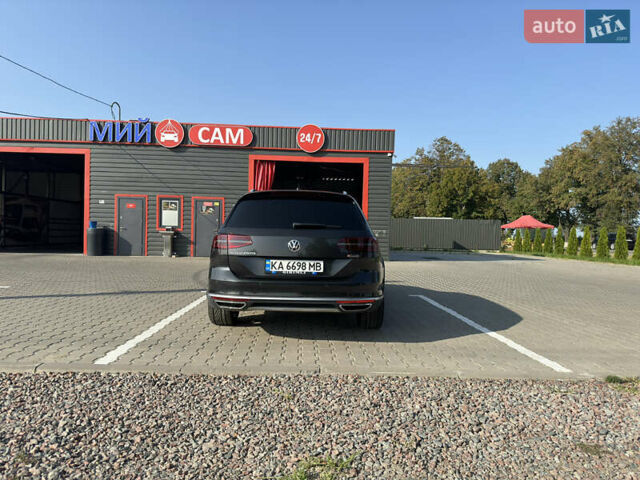 Сірий Фольксваген Пассат Альтрак, об'ємом двигуна 2 л та пробігом 240 тис. км за 22400 $, фото 5 на Automoto.ua