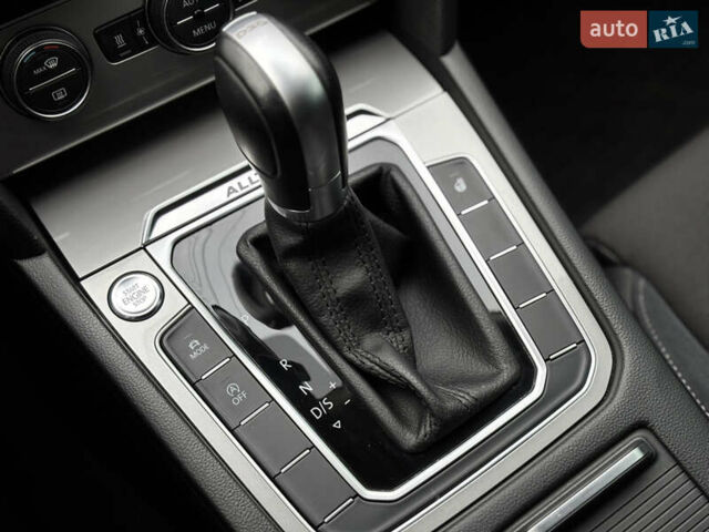 Серый Фольксваген Пассат Альтрак, объемом двигателя 2 л и пробегом 160 тыс. км за 23000 $, фото 37 на Automoto.ua