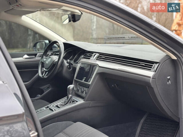 Серый Фольксваген Пассат Альтрак, объемом двигателя 2 л и пробегом 160 тыс. км за 23000 $, фото 24 на Automoto.ua