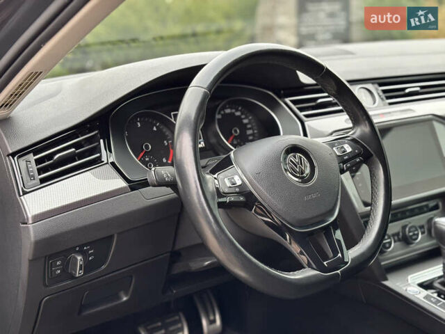 Серый Фольксваген Пассат Альтрак, объемом двигателя 2 л и пробегом 160 тыс. км за 23000 $, фото 35 на Automoto.ua