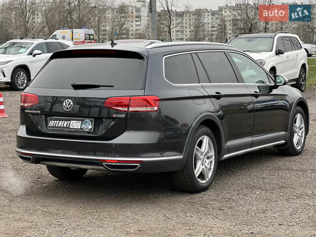 Серый Фольксваген Пассат Альтрак, объемом двигателя 2 л и пробегом 288 тыс. км за 20300 $, фото 3 на Automoto.ua