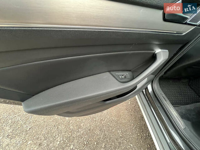 Серый Фольксваген Пассат Альтрак, объемом двигателя 2 л и пробегом 288 тыс. км за 20300 $, фото 27 на Automoto.ua