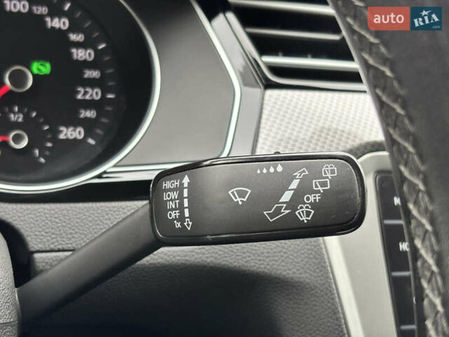 Серый Фольксваген Пассат Альтрак, объемом двигателя 2 л и пробегом 160 тыс. км за 23000 $, фото 40 на Automoto.ua