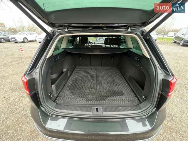 Серый Фольксваген Пассат Альтрак, объемом двигателя 2 л и пробегом 288 тыс. км за 20300 $, фото 23 на Automoto.ua