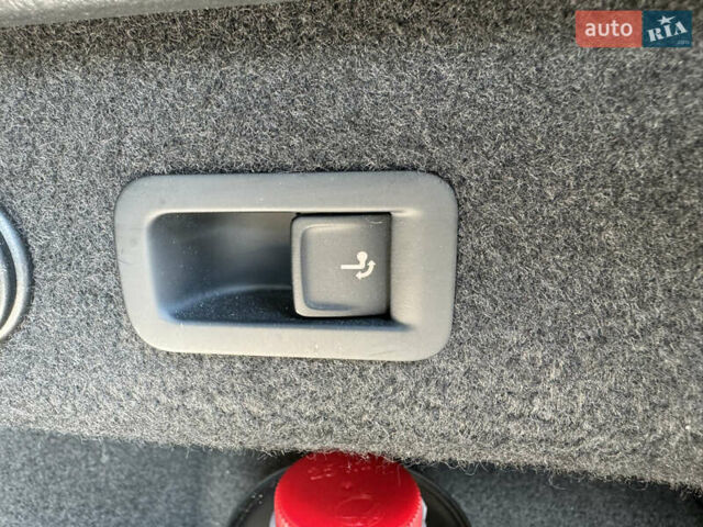 Сірий Фольксваген Пассат Альтрак, об'ємом двигуна 2 л та пробігом 240 тис. км за 22400 $, фото 13 на Automoto.ua