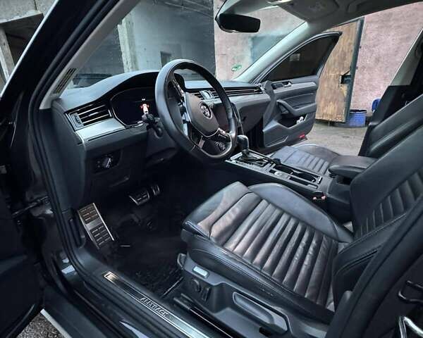 Серый Фольксваген Пассат Альтрак, объемом двигателя 2 л и пробегом 174 тыс. км за 26500 $, фото 13 на Automoto.ua