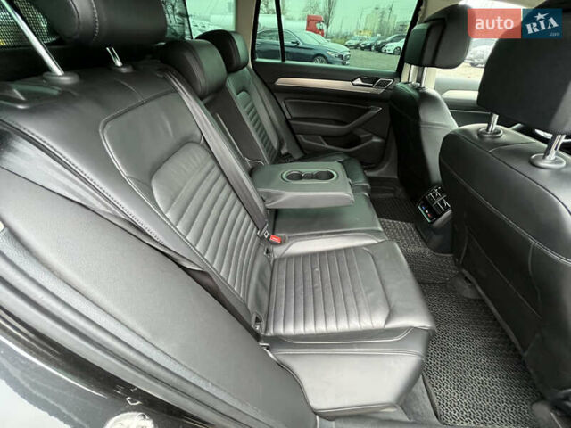 Серый Фольксваген Пассат Альтрак, объемом двигателя 2 л и пробегом 288 тыс. км за 20300 $, фото 19 на Automoto.ua