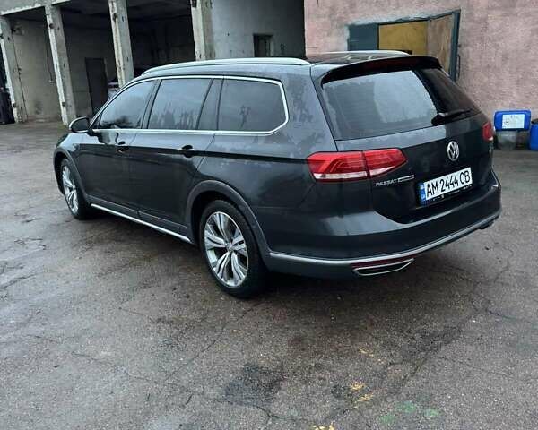 Серый Фольксваген Пассат Альтрак, объемом двигателя 2 л и пробегом 174 тыс. км за 26500 $, фото 24 на Automoto.ua