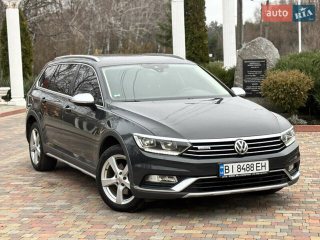 Серый Фольксваген Пассат Альтрак, объемом двигателя 2 л и пробегом 160 тыс. км за 23000 $, фото 3 на Automoto.ua