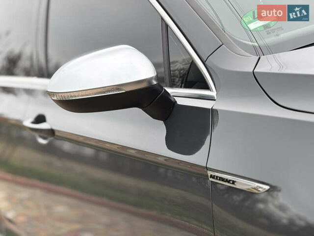 Серый Фольксваген Пассат Альтрак, объемом двигателя 2 л и пробегом 160 тыс. км за 23000 $, фото 18 на Automoto.ua