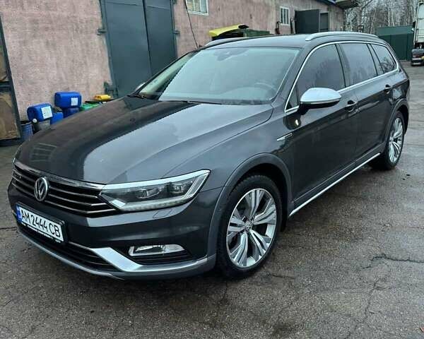 Серый Фольксваген Пассат Альтрак, объемом двигателя 2 л и пробегом 174 тыс. км за 26500 $, фото 10 на Automoto.ua