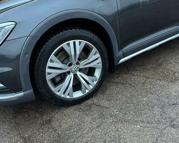 Серый Фольксваген Пассат Альтрак, объемом двигателя 2 л и пробегом 174 тыс. км за 26500 $, фото 23 на Automoto.ua