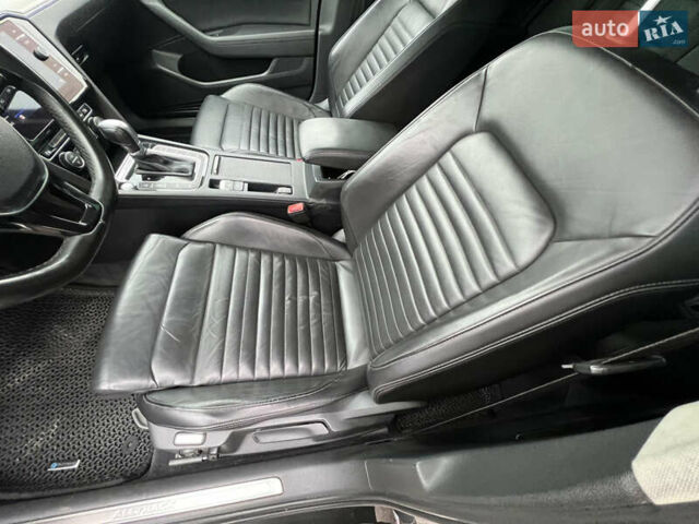 Серый Фольксваген Пассат Альтрак, объемом двигателя 2 л и пробегом 288 тыс. км за 20300 $, фото 35 на Automoto.ua