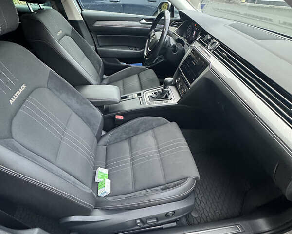 Сірий Фольксваген Пассат Альтрак, об'ємом двигуна 1.97 л та пробігом 215 тис. км за 20500 $, фото 20 на Automoto.ua