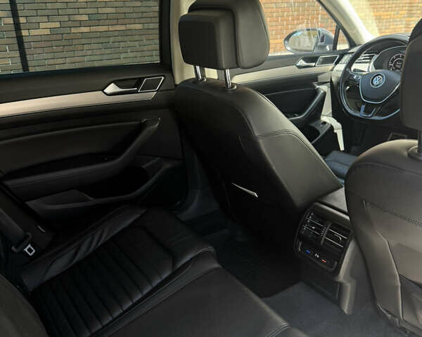 Серый Фольксваген Пассат Альтрак, объемом двигателя 1.97 л и пробегом 230 тыс. км за 22500 $, фото 27 на Automoto.ua