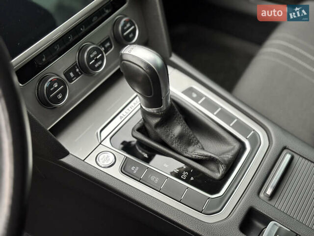 Серый Фольксваген Пассат Альтрак, объемом двигателя 2 л и пробегом 160 тыс. км за 23000 $, фото 34 на Automoto.ua