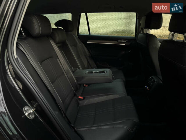 Серый Фольксваген Пассат Альтрак, объемом двигателя 2 л и пробегом 215 тыс. км за 23500 $, фото 80 на Automoto.ua