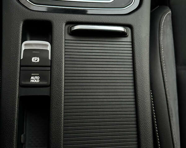 Серый Фольксваген Пассат Альтрак, объемом двигателя 2 л и пробегом 215 тыс. км за 23500 $, фото 49 на Automoto.ua