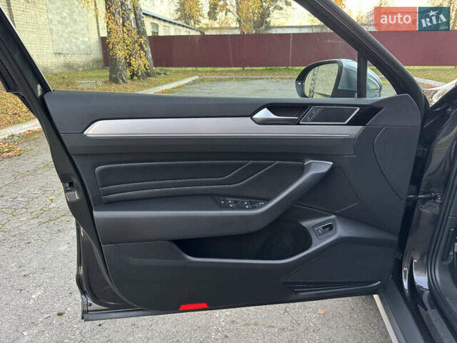 Серый Фольксваген Пассат Альтрак, объемом двигателя 2 л и пробегом 215 тыс. км за 23500 $, фото 27 на Automoto.ua