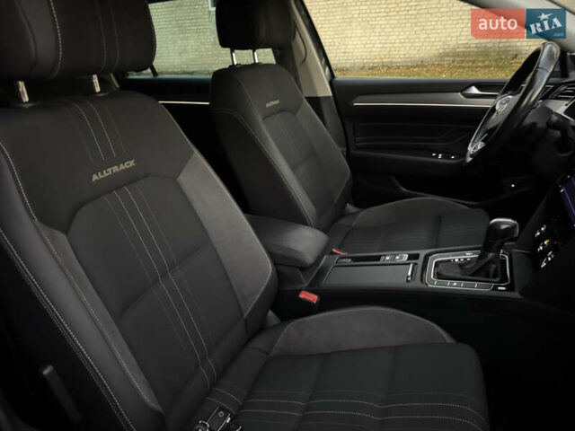 Серый Фольксваген Пассат Альтрак, объемом двигателя 2 л и пробегом 215 тыс. км за 23500 $, фото 86 на Automoto.ua