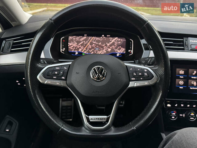 Серый Фольксваген Пассат Альтрак, объемом двигателя 2 л и пробегом 215 тыс. км за 23500 $, фото 38 на Automoto.ua