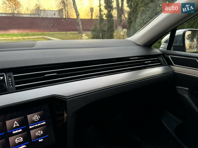 Серый Фольксваген Пассат Альтрак, объемом двигателя 2 л и пробегом 215 тыс. км за 23500 $, фото 50 на Automoto.ua