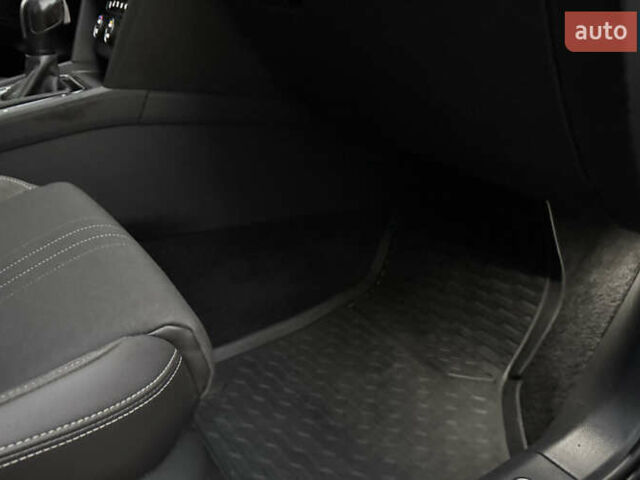 Серый Фольксваген Пассат Альтрак, объемом двигателя 2 л и пробегом 215 тыс. км за 23500 $, фото 84 на Automoto.ua