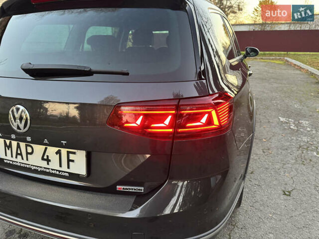 Серый Фольксваген Пассат Альтрак, объемом двигателя 2 л и пробегом 215 тыс. км за 23500 $, фото 22 на Automoto.ua
