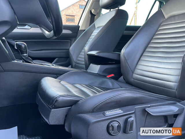 Серый Фольксваген Пассат Альтрак, объемом двигателя 2 л и пробегом 173 тыс. км за 25999 $, фото 11 на Automoto.ua