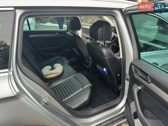 Серый Фольксваген Пассат Альтрак, объемом двигателя 2 л и пробегом 263 тыс. км за 19900 $, фото 21 на Automoto.ua