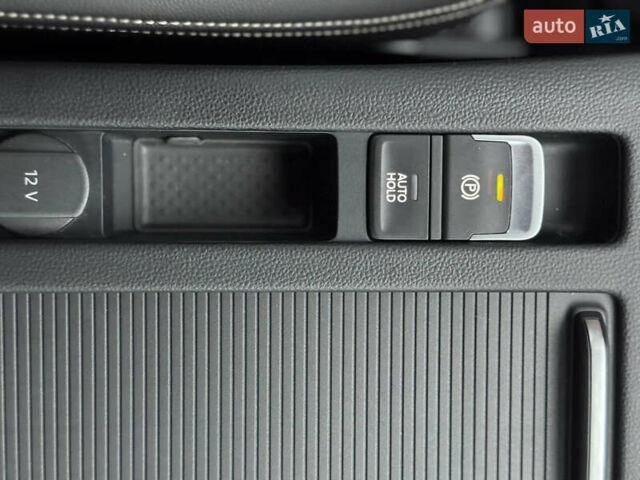 Серый Фольксваген Пассат Альтрак, объемом двигателя 2 л и пробегом 215 тыс. км за 23500 $, фото 64 на Automoto.ua