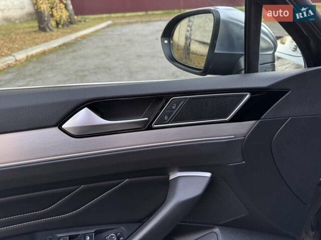 Серый Фольксваген Пассат Альтрак, объемом двигателя 2 л и пробегом 215 тыс. км за 23500 $, фото 30 на Automoto.ua