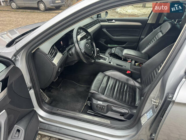Серый Фольксваген Пассат Альтрак, объемом двигателя 2 л и пробегом 263 тыс. км за 19900 $, фото 13 на Automoto.ua