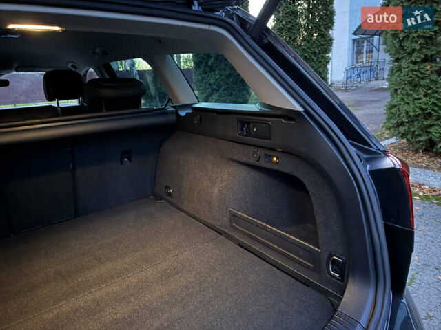 Серый Фольксваген Пассат Альтрак, объемом двигателя 2 л и пробегом 215 тыс. км за 23500 $, фото 93 на Automoto.ua