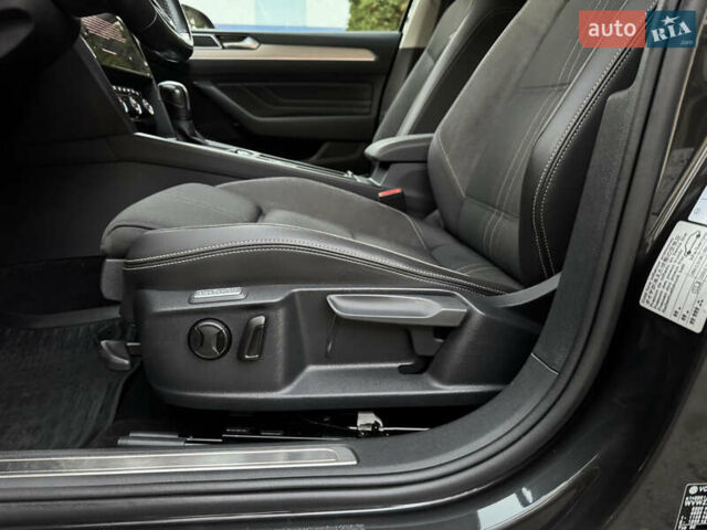 Серый Фольксваген Пассат Альтрак, объемом двигателя 2 л и пробегом 215 тыс. км за 23500 $, фото 33 на Automoto.ua