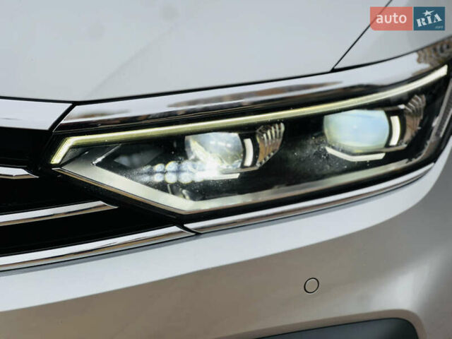 Серый Фольксваген Пассат Альтрак, объемом двигателя 2 л и пробегом 177 тыс. км за 24900 $, фото 23 на Automoto.ua