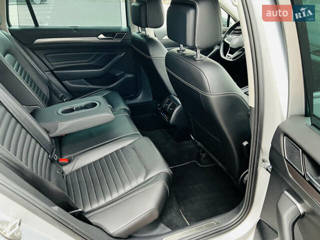 Серый Фольксваген Пассат Альтрак, объемом двигателя 2 л и пробегом 177 тыс. км за 24900 $, фото 53 на Automoto.ua