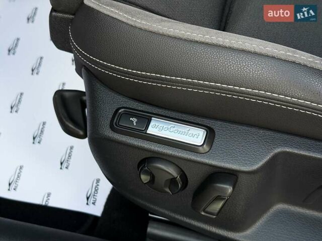 Сірий Фольксваген Пассат Альтрак, об'ємом двигуна 2 л та пробігом 177 тис. км за 28499 $, фото 40 на Automoto.ua