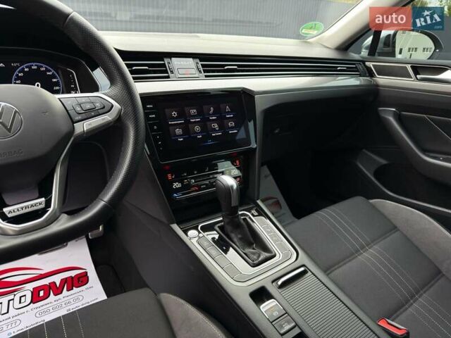 Сірий Фольксваген Пассат Альтрак, об'ємом двигуна 2 л та пробігом 177 тис. км за 28499 $, фото 50 на Automoto.ua