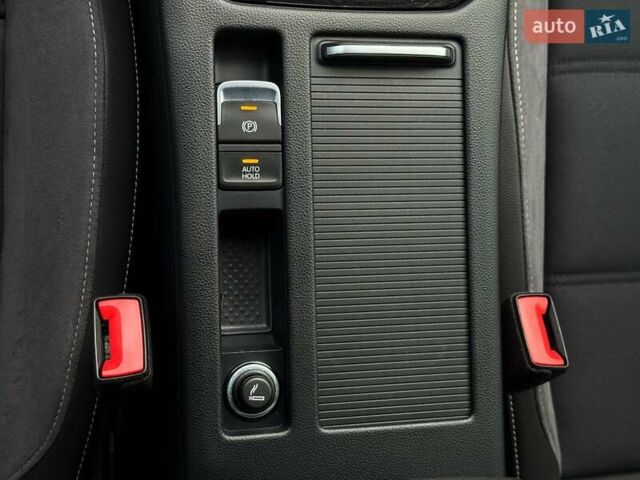 Сірий Фольксваген Пассат Альтрак, об'ємом двигуна 2 л та пробігом 177 тис. км за 28499 $, фото 55 на Automoto.ua