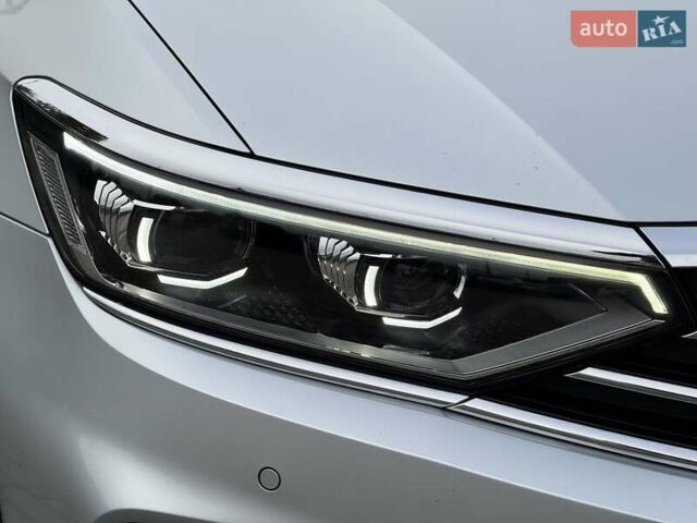 Сірий Фольксваген Пассат Альтрак, об'ємом двигуна 2 л та пробігом 177 тис. км за 28499 $, фото 12 на Automoto.ua