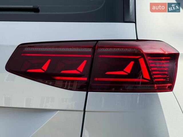 Сірий Фольксваген Пассат Альтрак, об'ємом двигуна 2 л та пробігом 177 тис. км за 28499 $, фото 23 на Automoto.ua